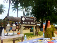 Half Day and Dinner at Private Island Naka Noi